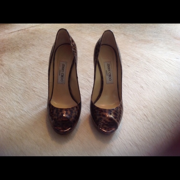 Jimmy Choo leopard print pumps. Size 38. - Picture 2 of 6